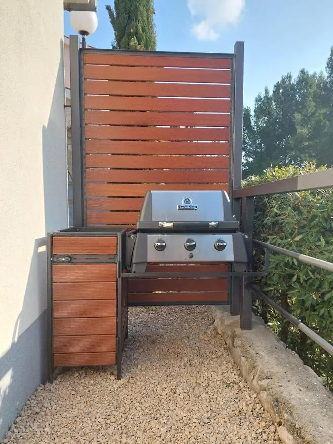 Gavza Luna Apartment Cres 0*,  Κροατία