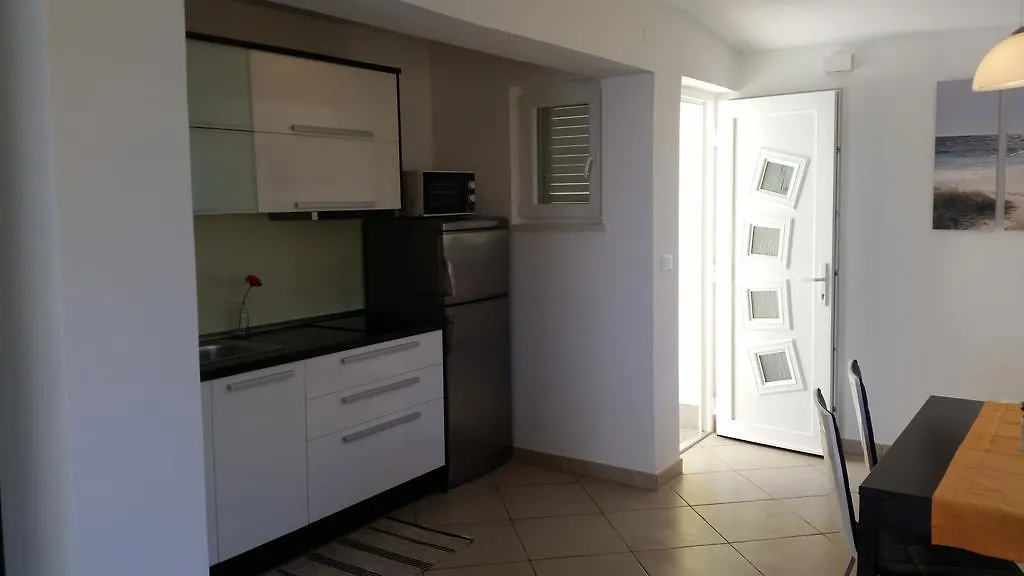 Gavza Luna Apartment Cres 0*,  Κροατία